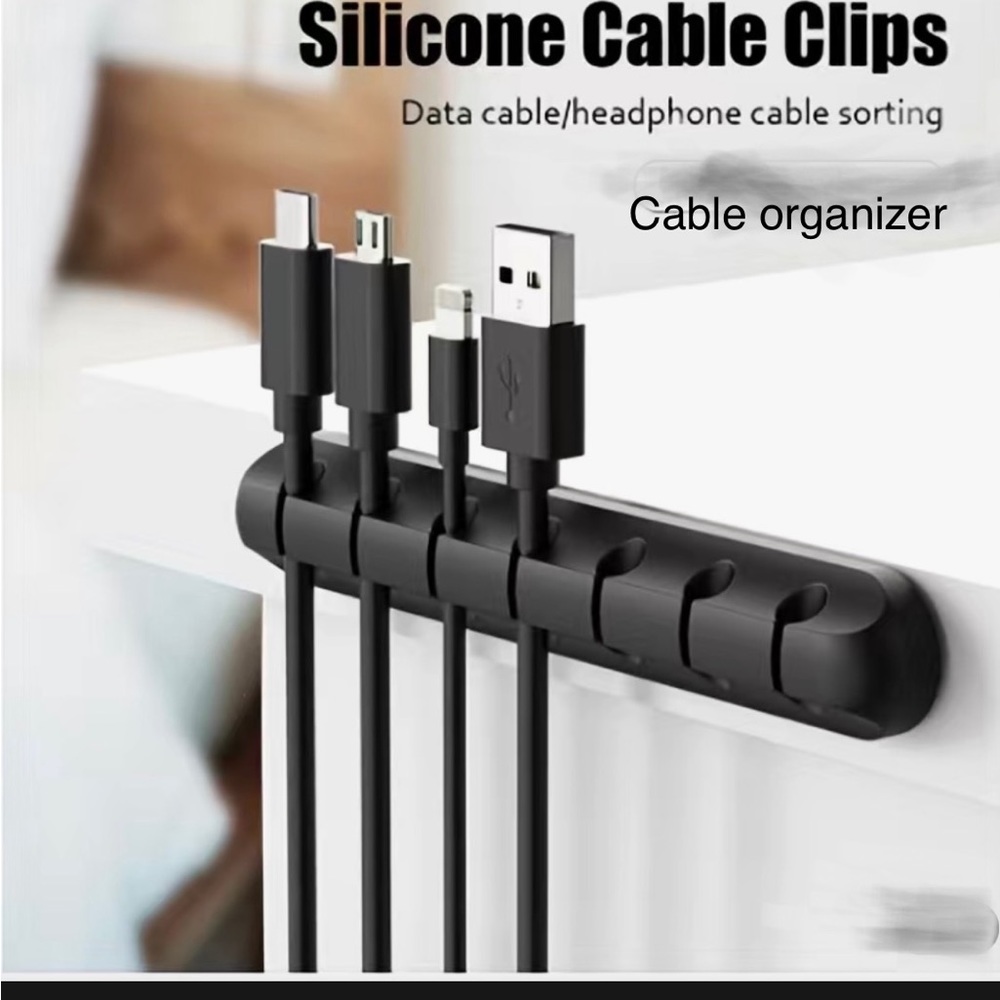 Tidy Up Your Desk with This Silicone Cable
Organizer and USB Cable Roll!